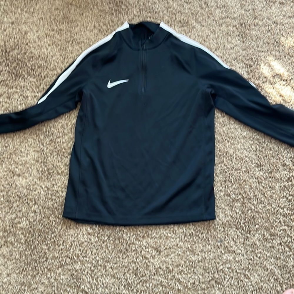 Youth medium Nike soccer pull over